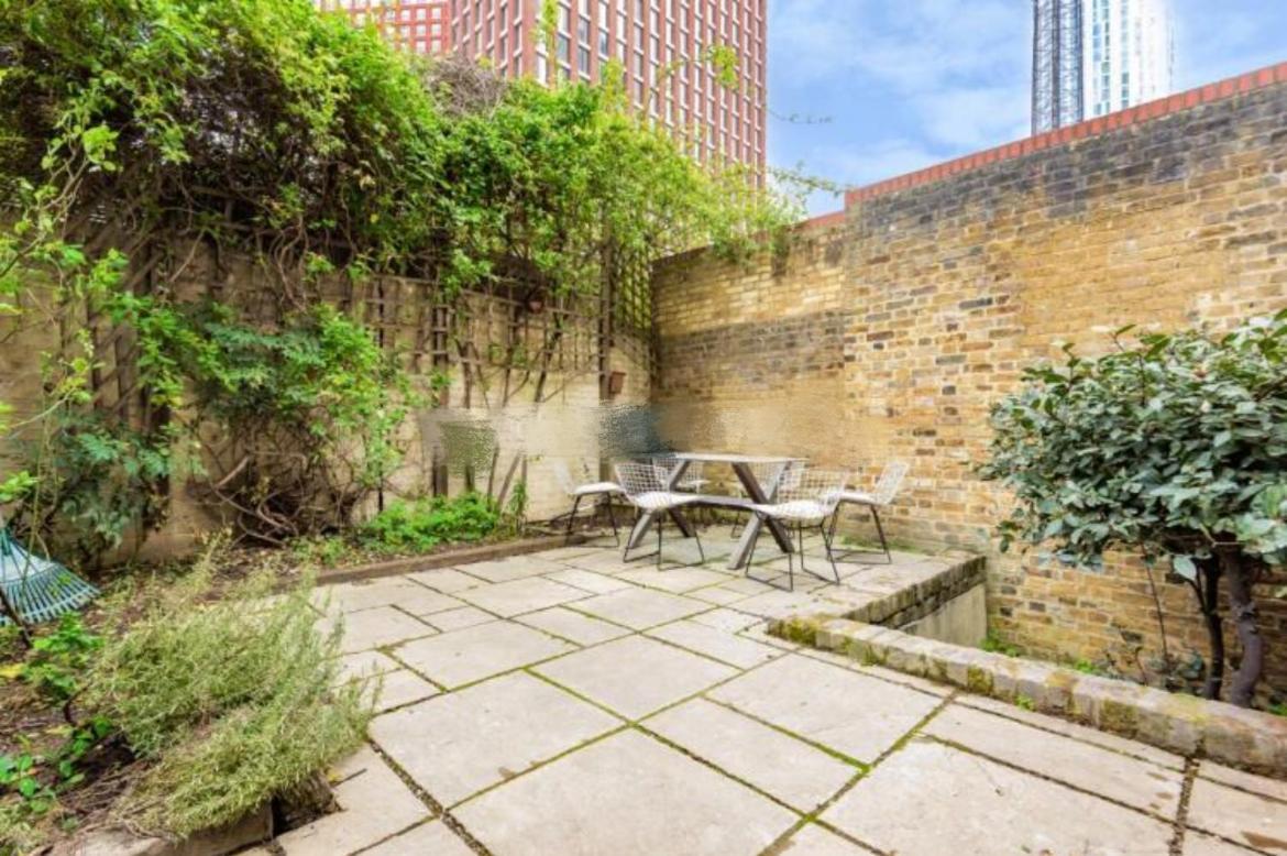 Shared Guest House 5 Mins Walk From Vauxhall And Nine Elms Station With Off-Site Parking Near Us Embassy London Exteriör bild